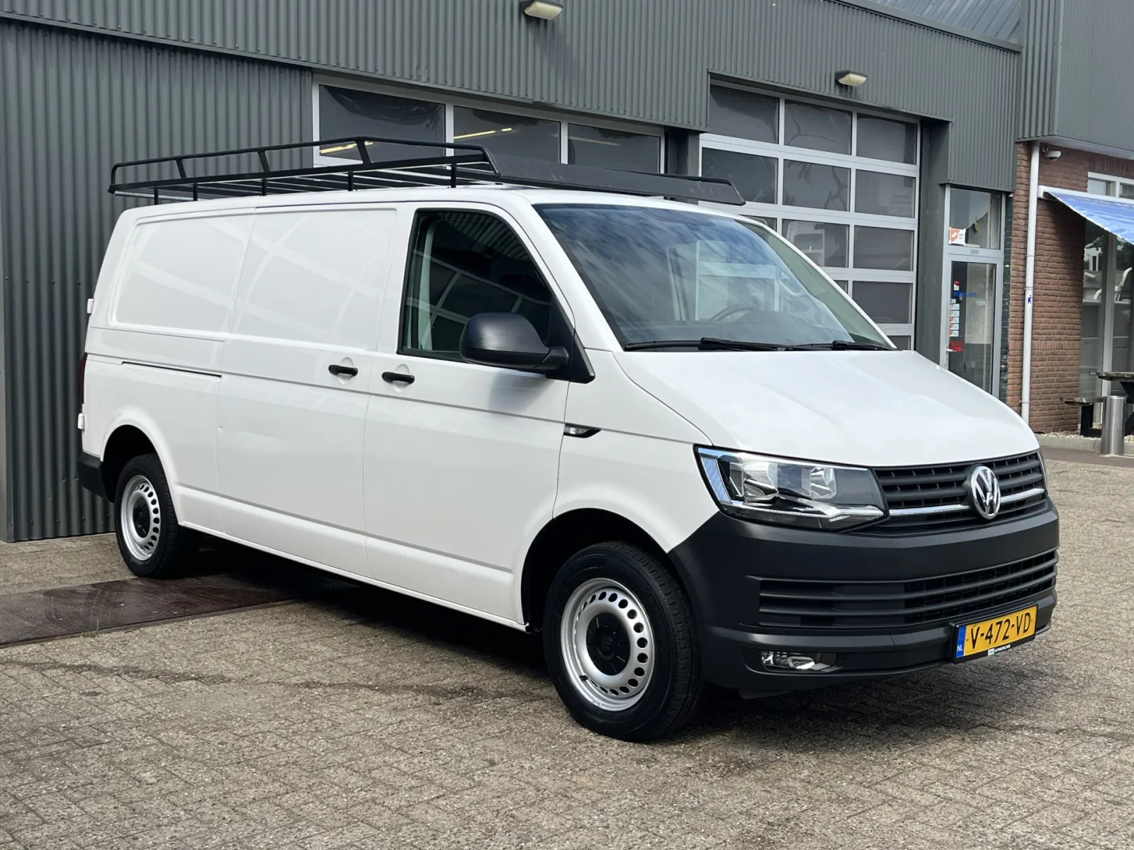 Volkswagen Transporter (2019) — foto 1