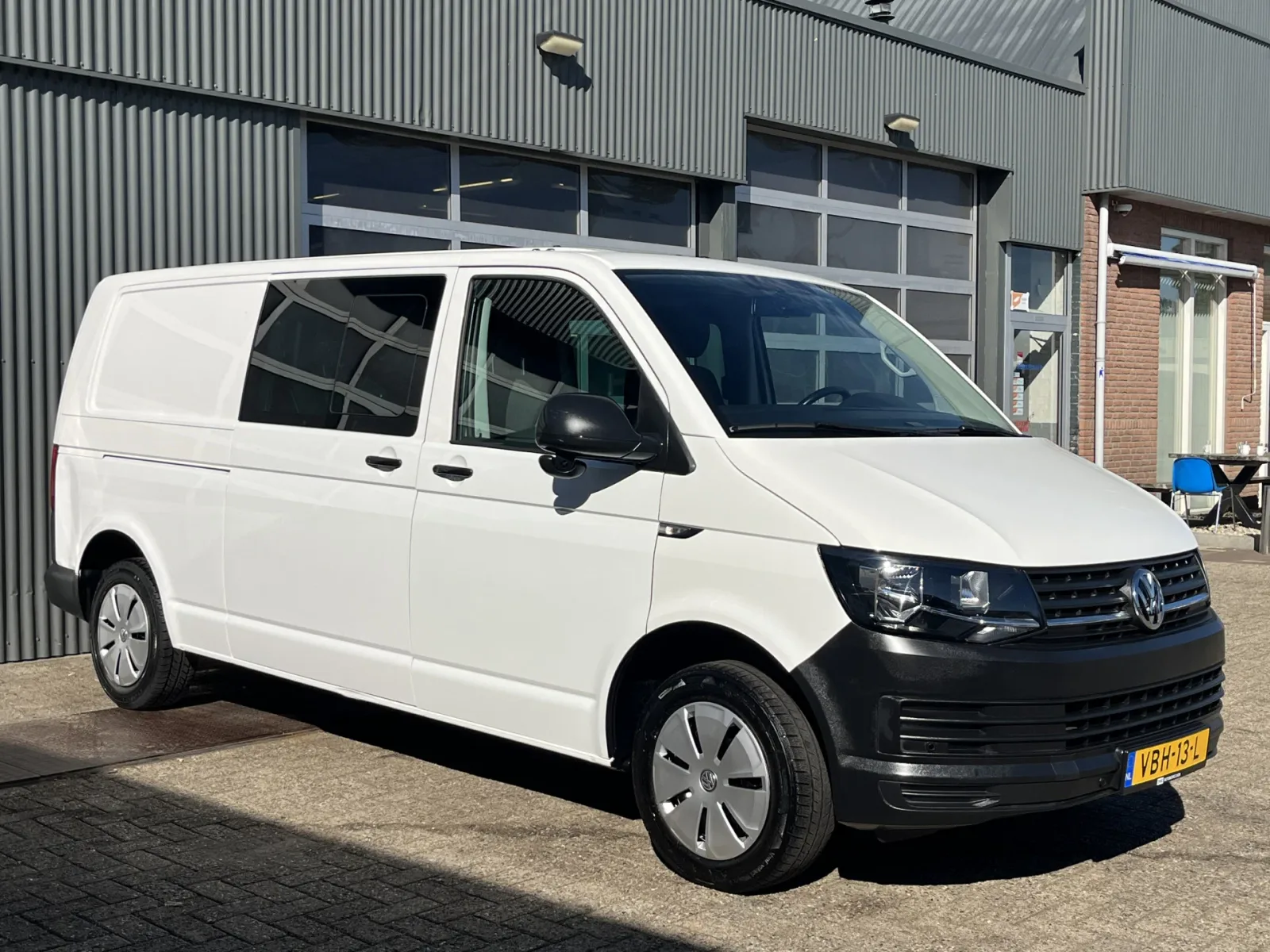Volkswagen Transporter (2019) — foto 1