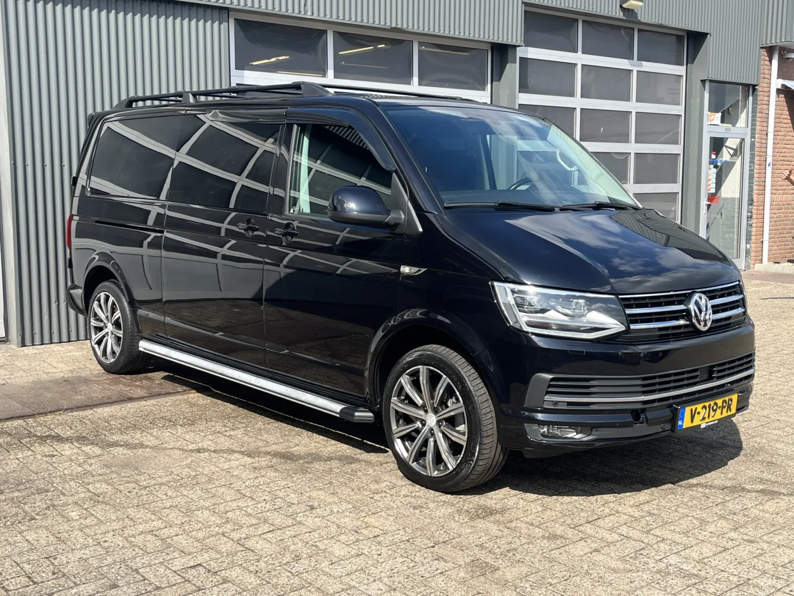 Volkswagen Transporter (2018) — foto 1