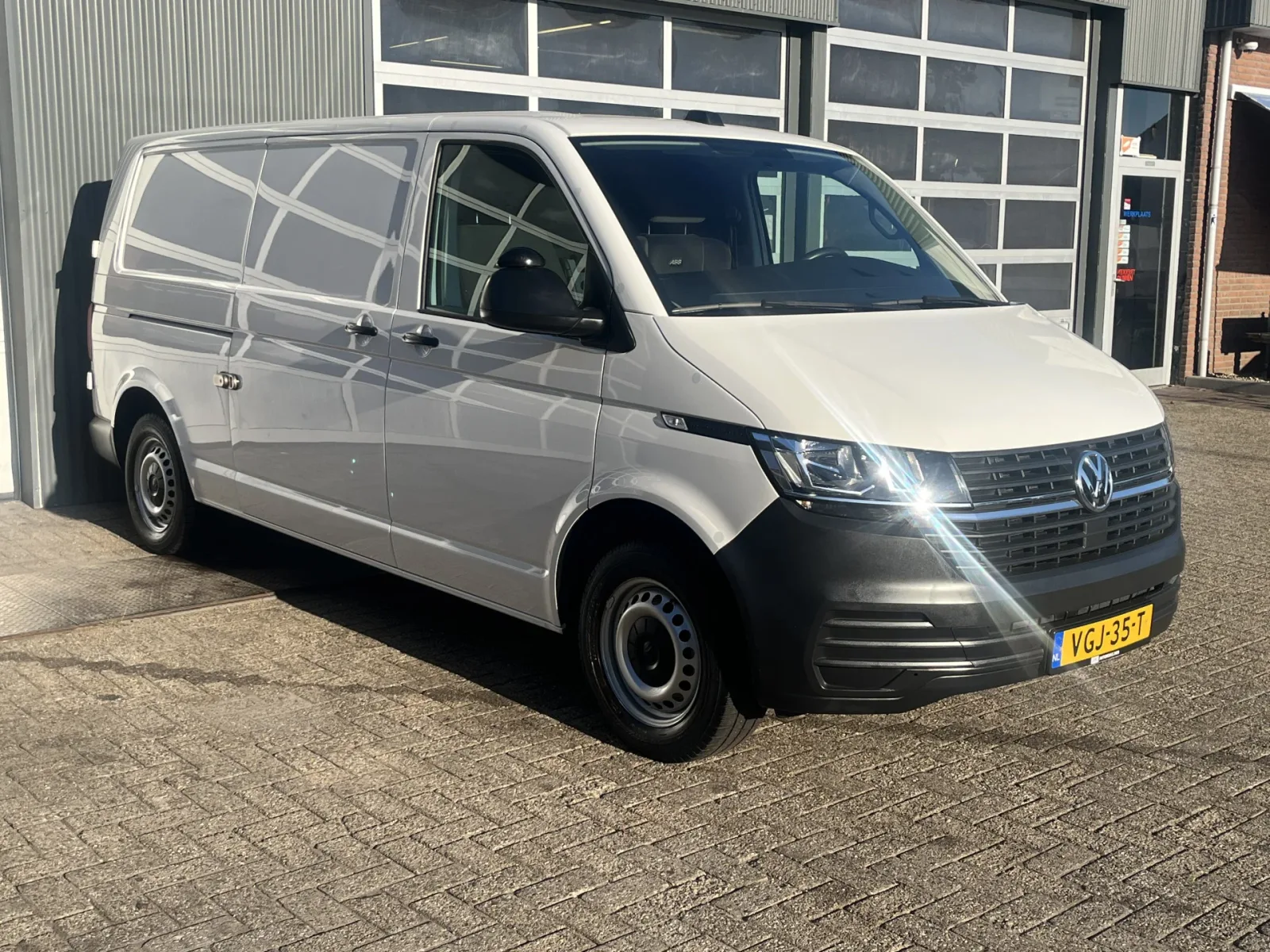 Volkswagen Transporter (2020) — foto 1