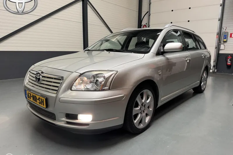 Toyota Avensis (2004)