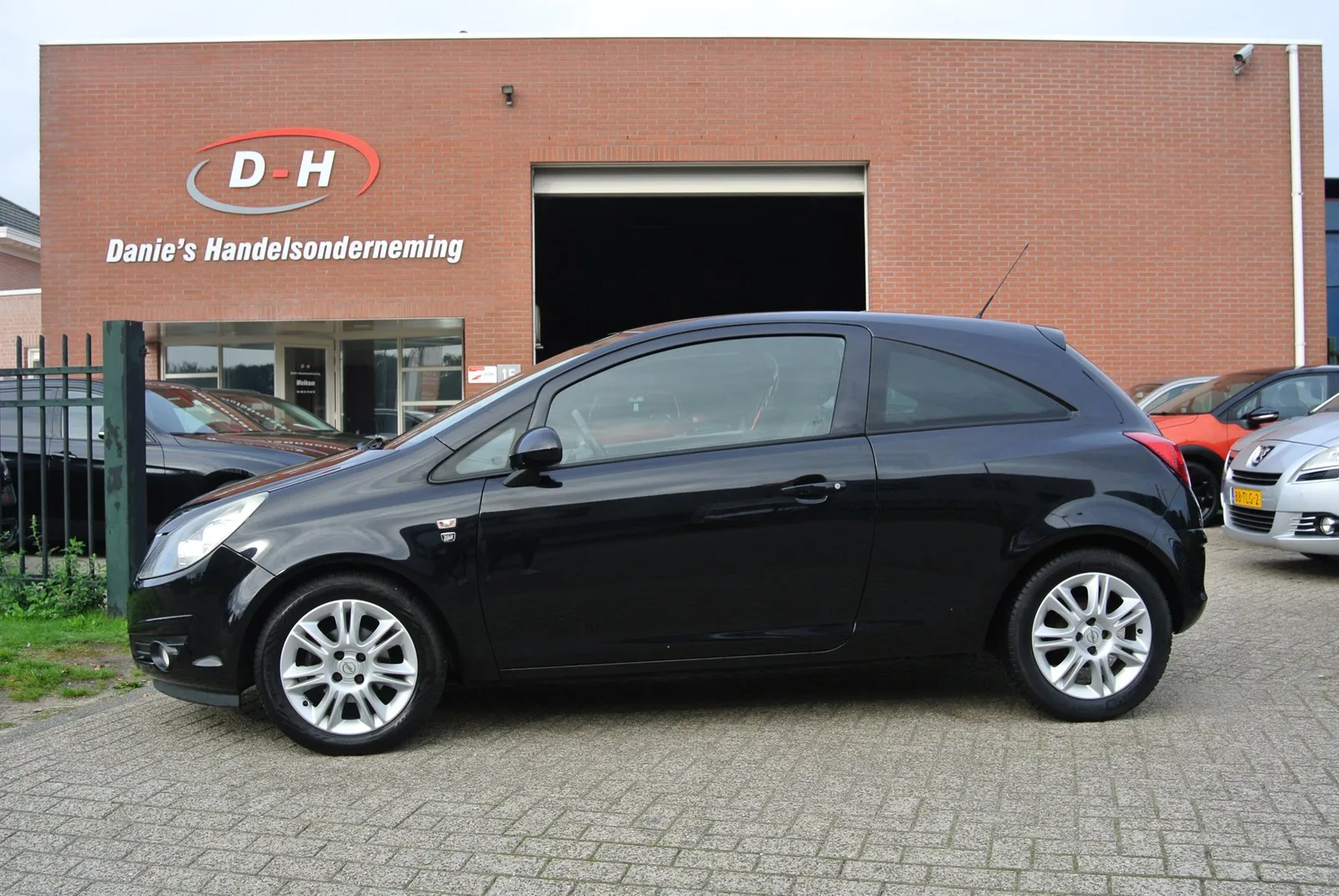 Opel Corsa (2010) — foto 1