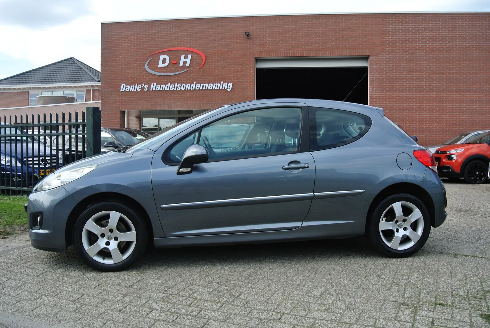 Peugeot 207 (2010) — foto 1