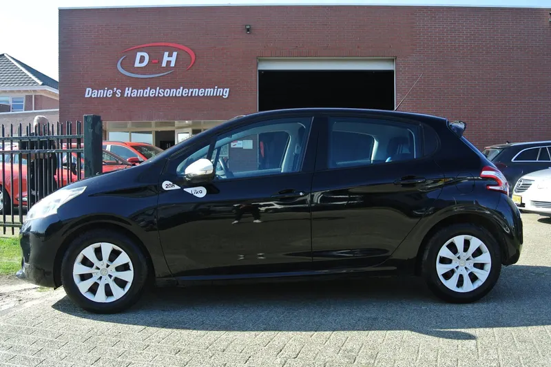 Peugeot 208 (2014)