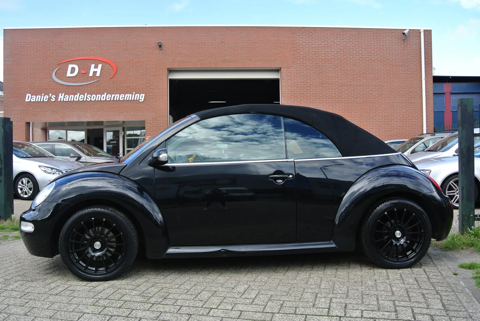 Volkswagen New Beetle (2004) — foto 1