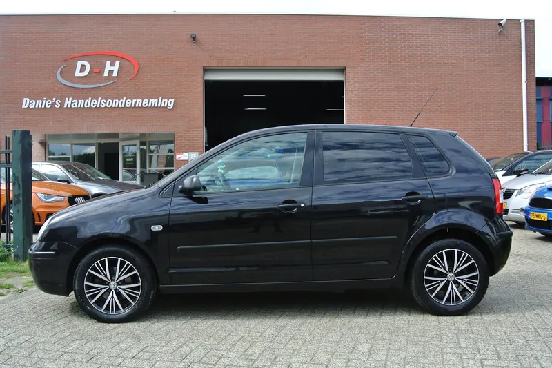 Volkswagen Polo (2003)