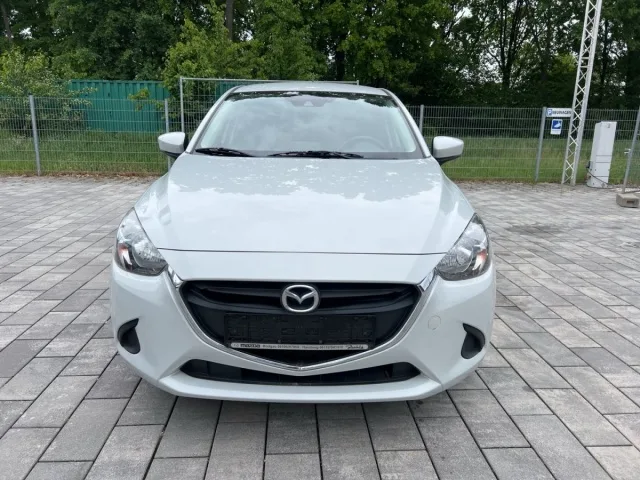 Mazda 2 (2018) — foto 1