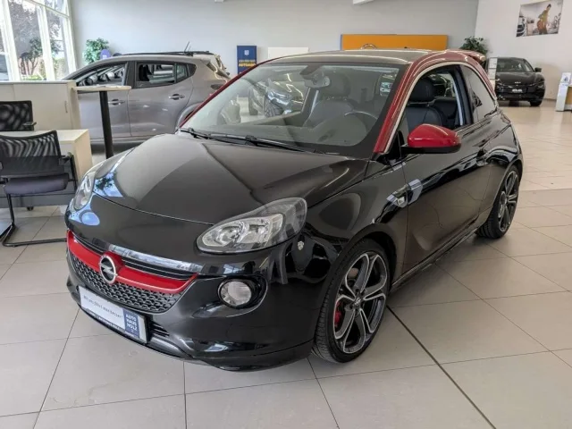 Opel Adam (2017) — foto 1