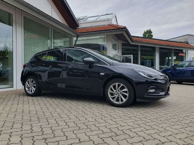 Opel Astra (2018) — foto 1