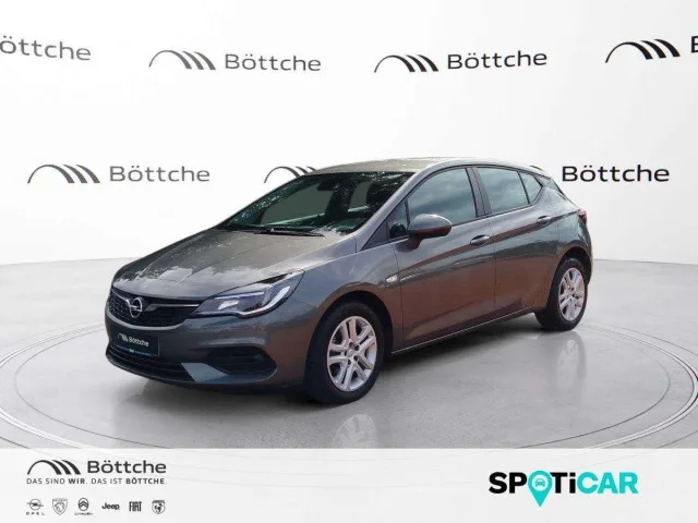 Opel Astra (2020) — foto 1