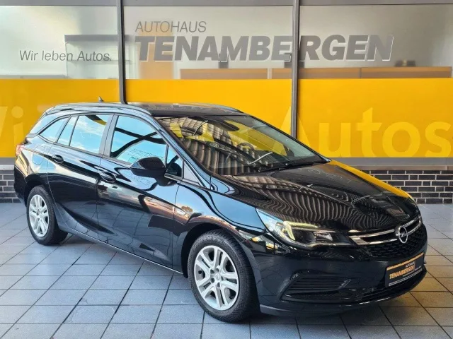 Opel Astra (2018) — foto 1
