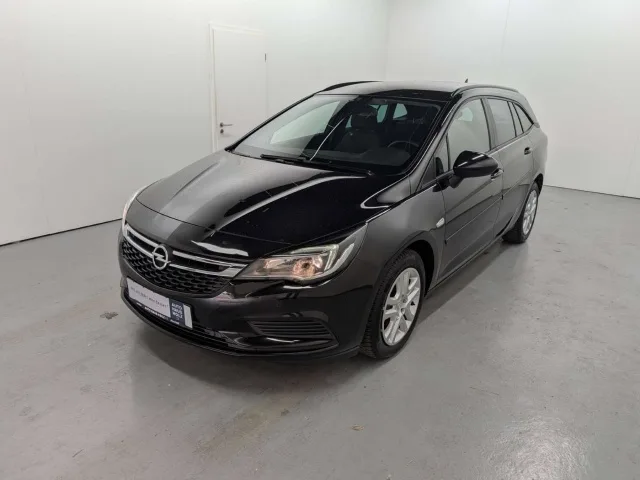 Opel Astra (2018) — foto 1