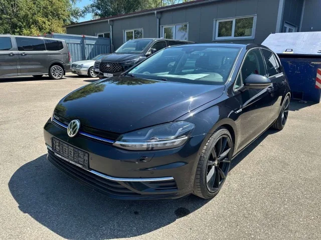 Volkswagen Golf (2019) — foto 1
