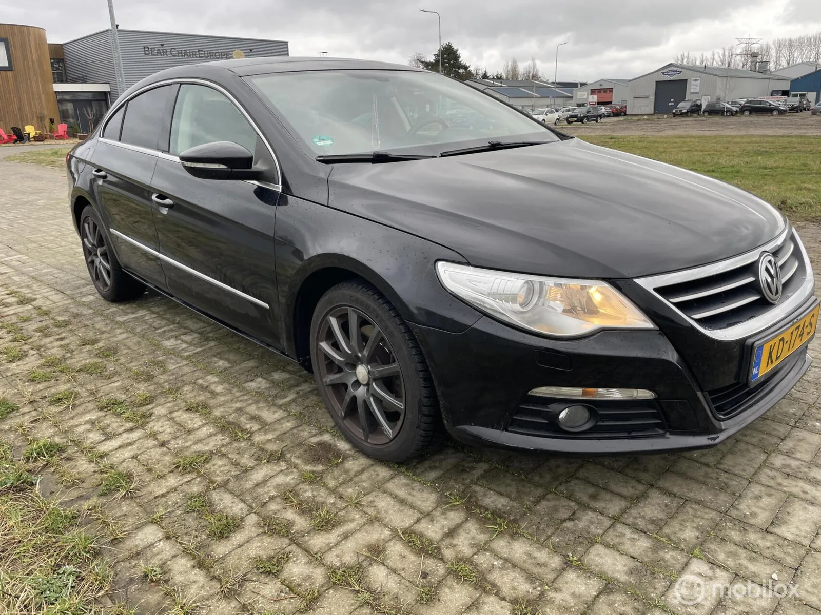 Volkswagen Passat (2010) — foto 1