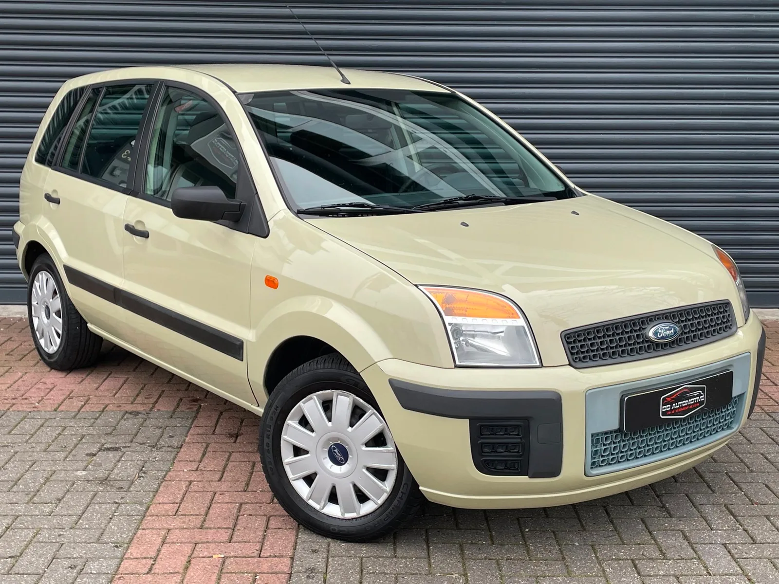 Ford Fusion (2009) — foto 1