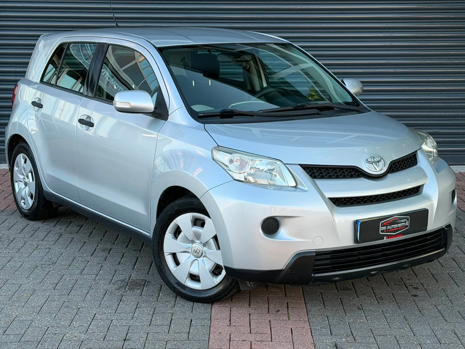 Toyota Urban Cruiser (2009) — foto 1