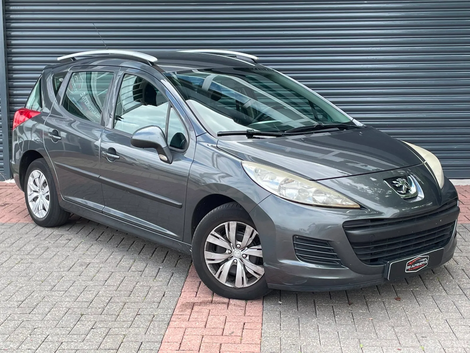 Peugeot 207 (2010) — foto 1