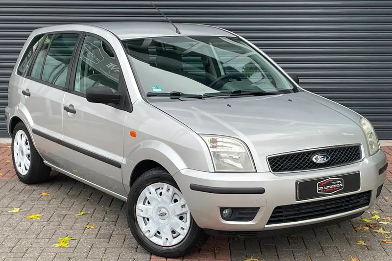 Ford Fusion (2003)
