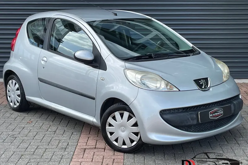 Peugeot 107 (2008)