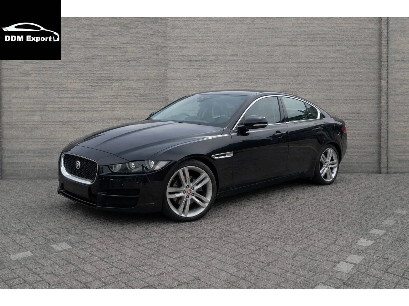 Jaguar XE (2016) — foto 1