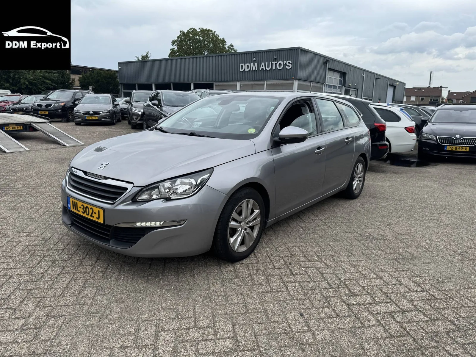 Peugeot 308 (2015) — foto 1