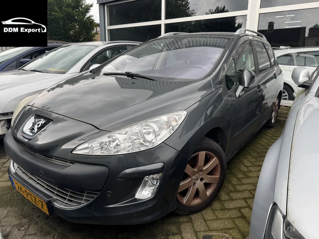 Peugeot 308 (2011) — foto 1