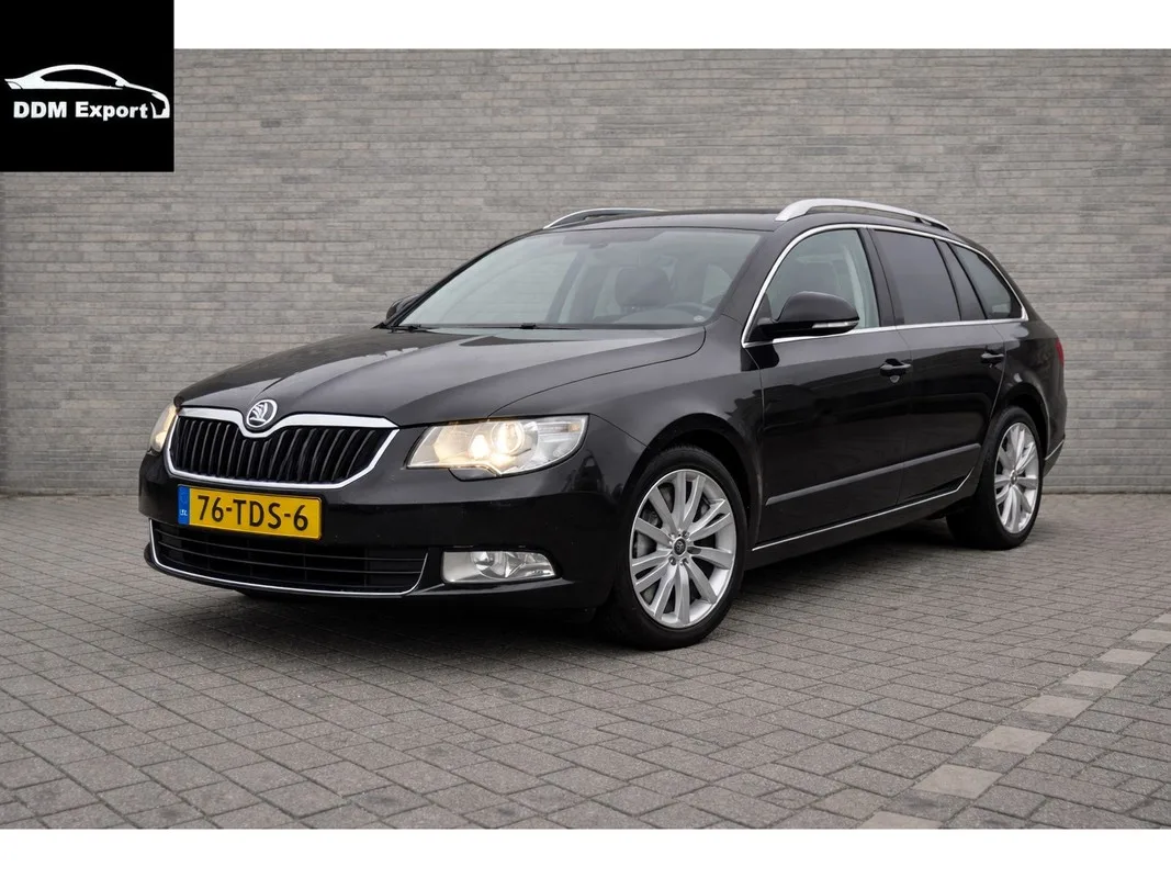 Škoda Superb (2012) — foto 1