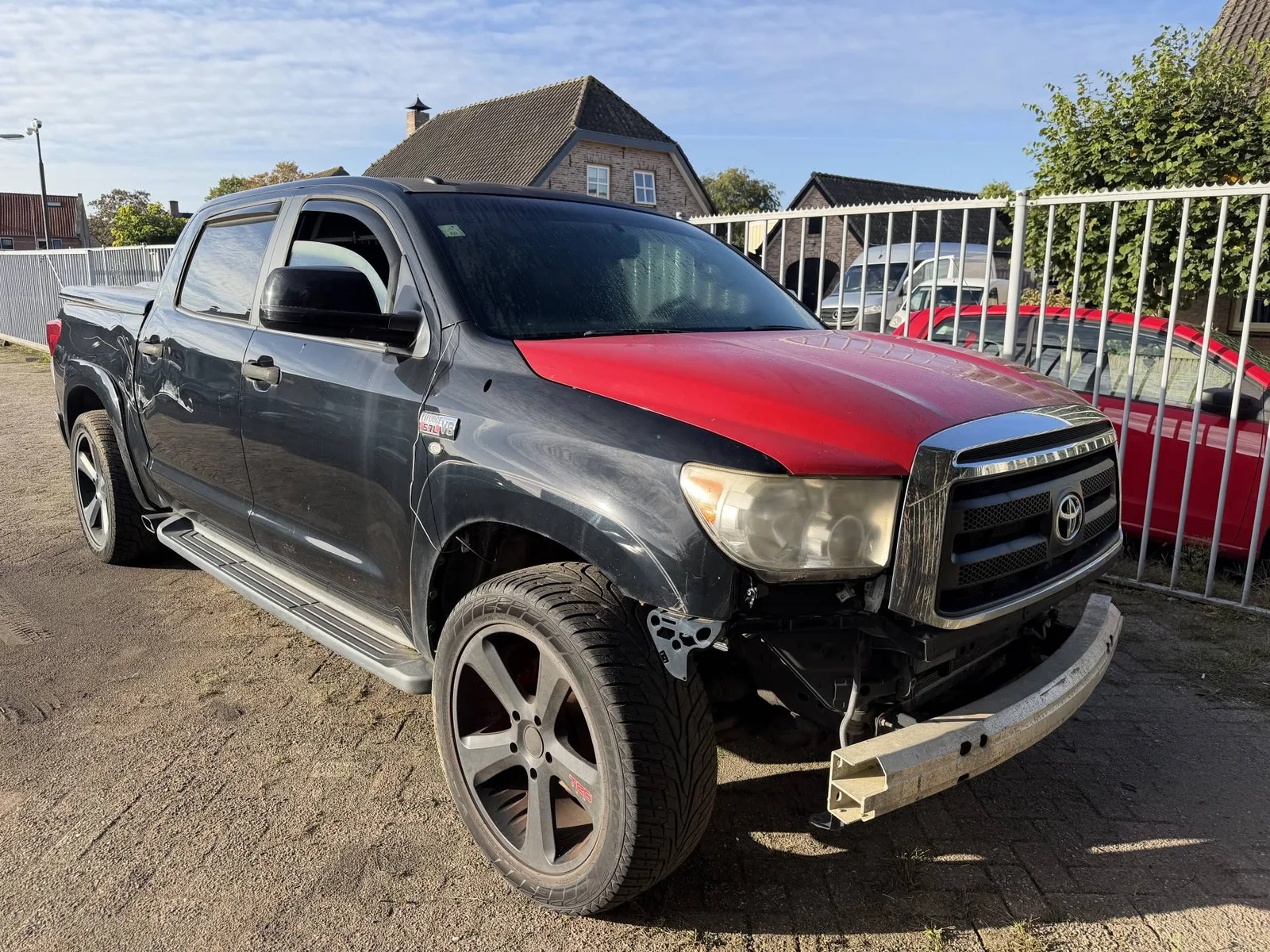 Toyota Tundra (2010) — foto 1
