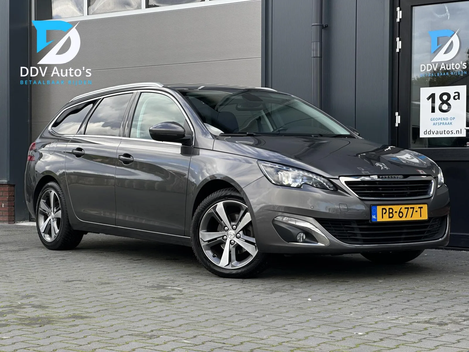 Peugeot 308 (2017) — foto 1
