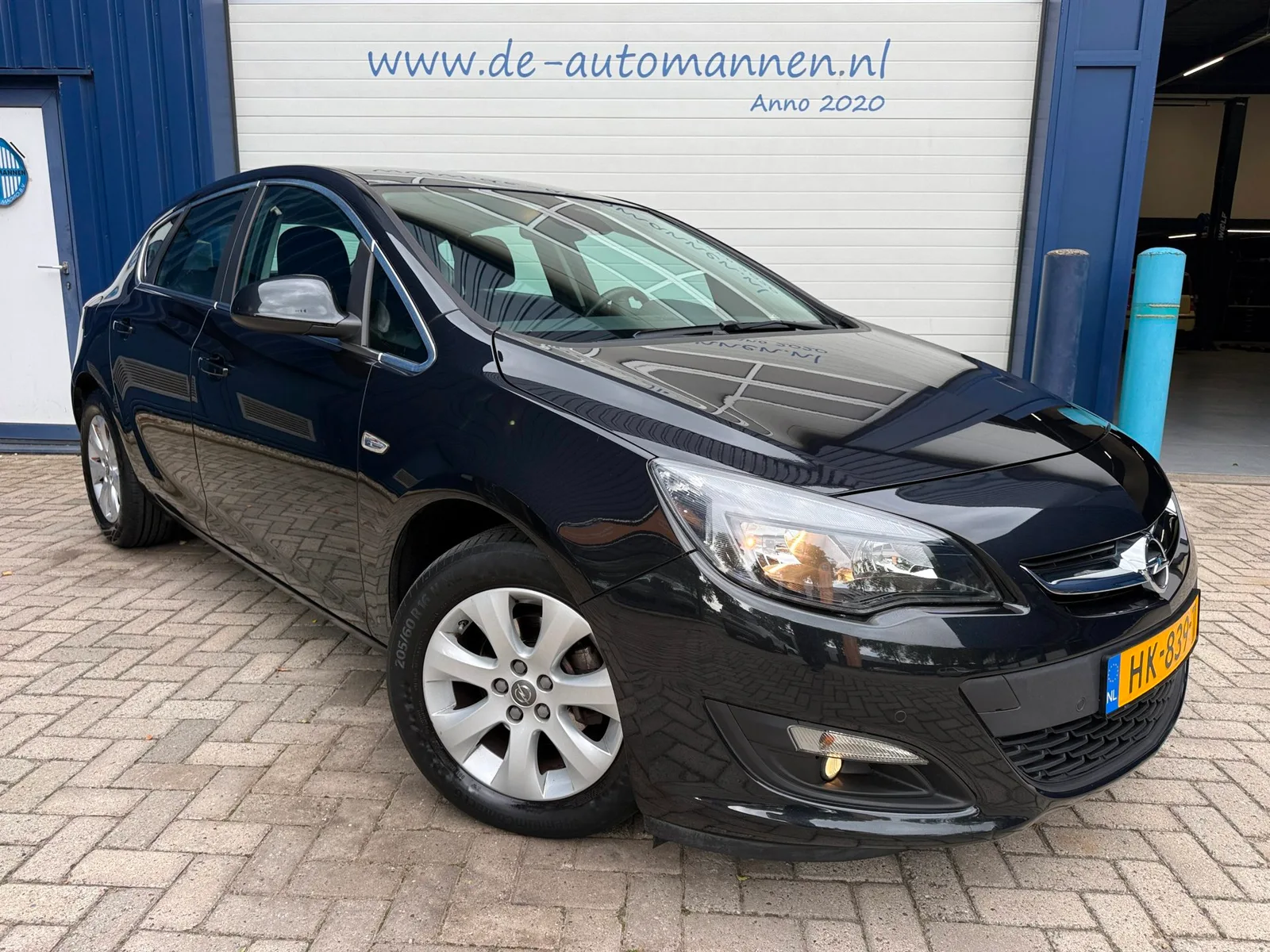 Opel Astra (2015) — foto 1