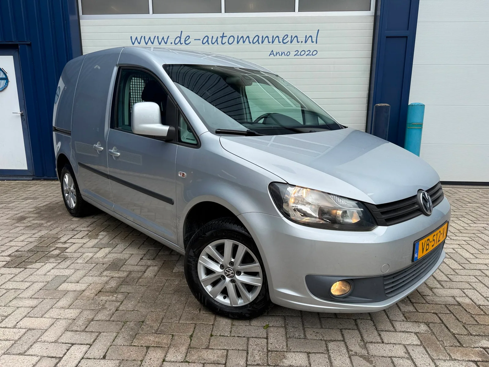 Volkswagen Caddy (2013) — foto 1