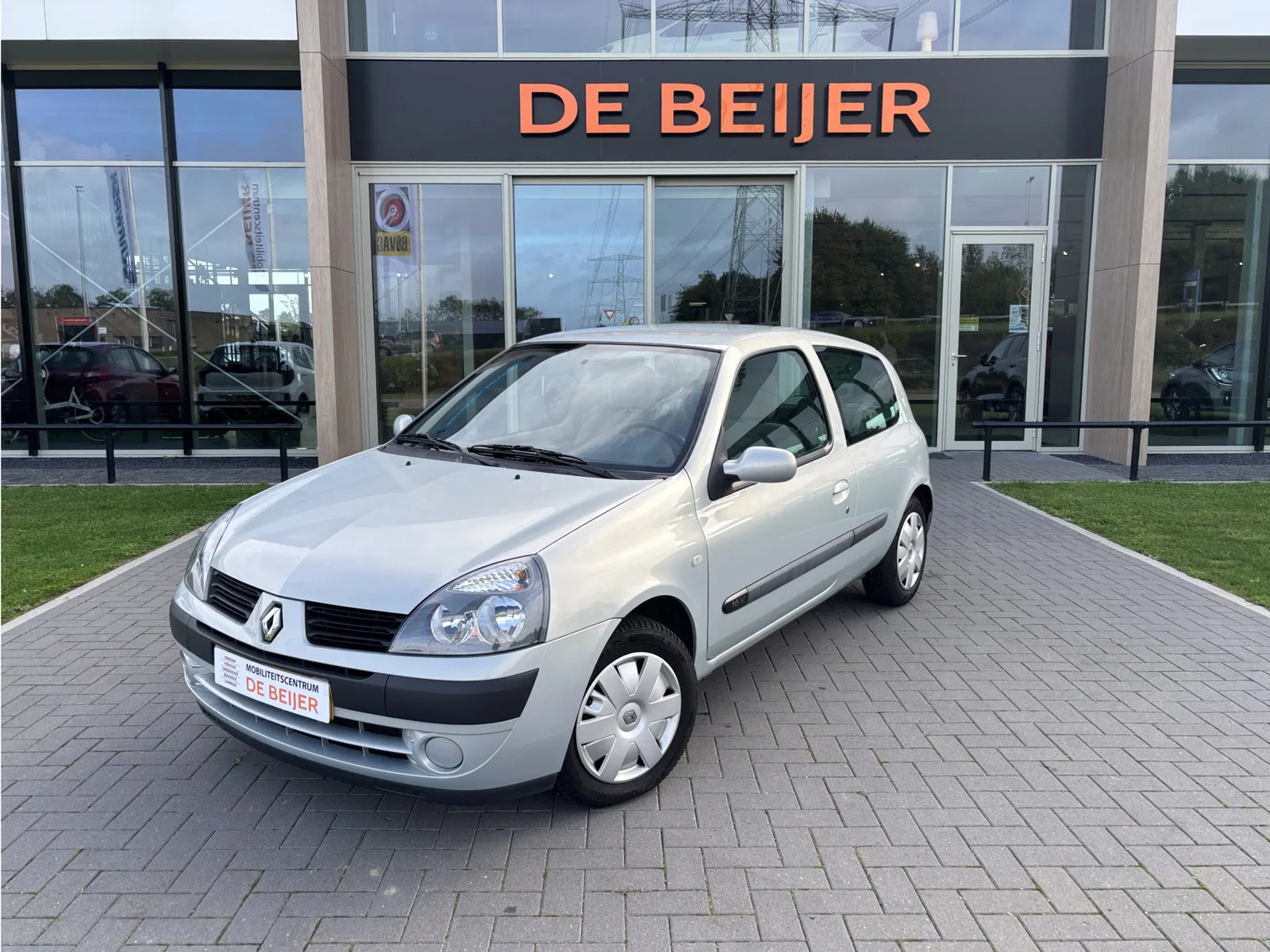 Renault Clio (2024) — foto 1