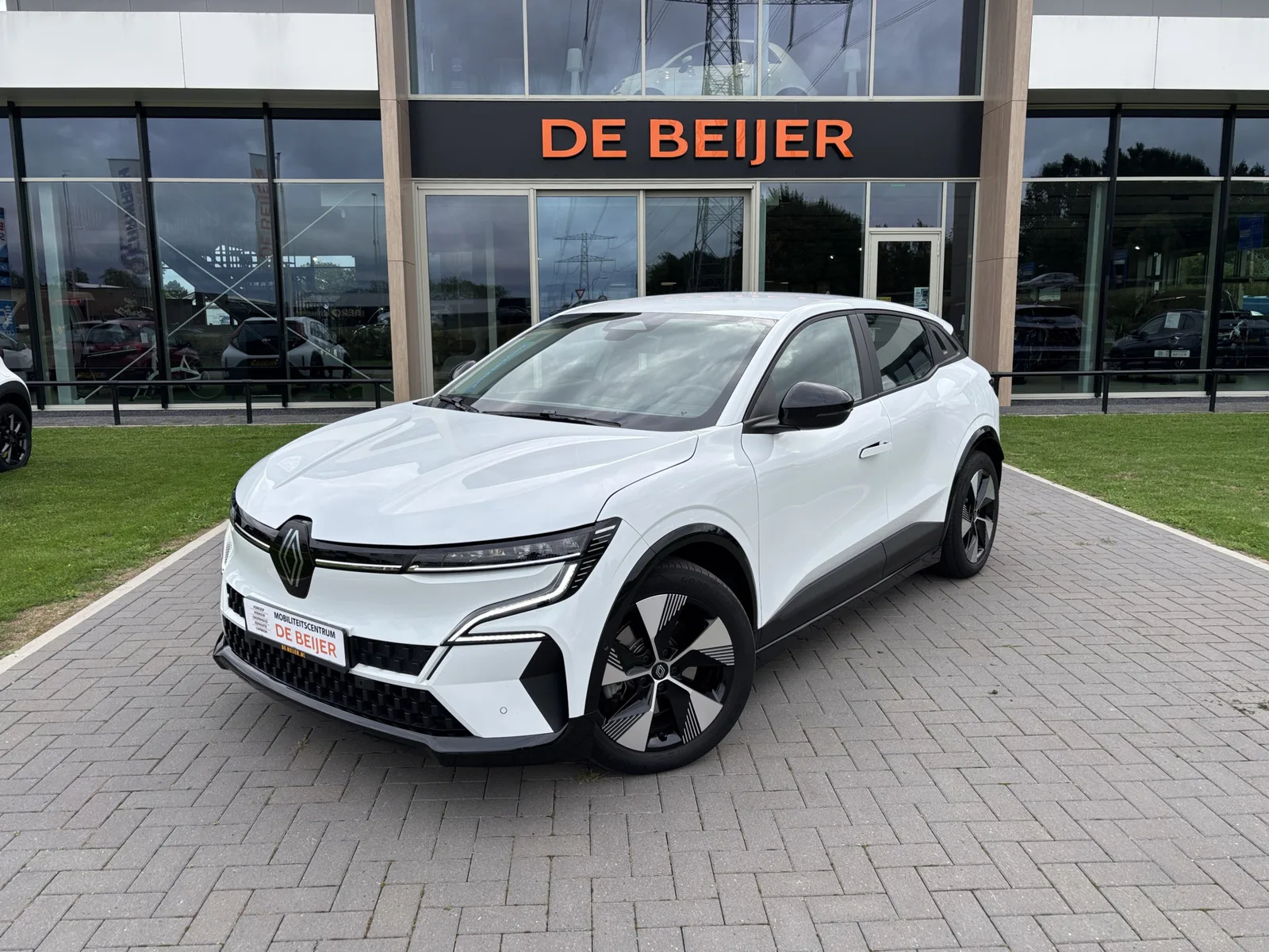 Renault Mégane (2023) — foto 1