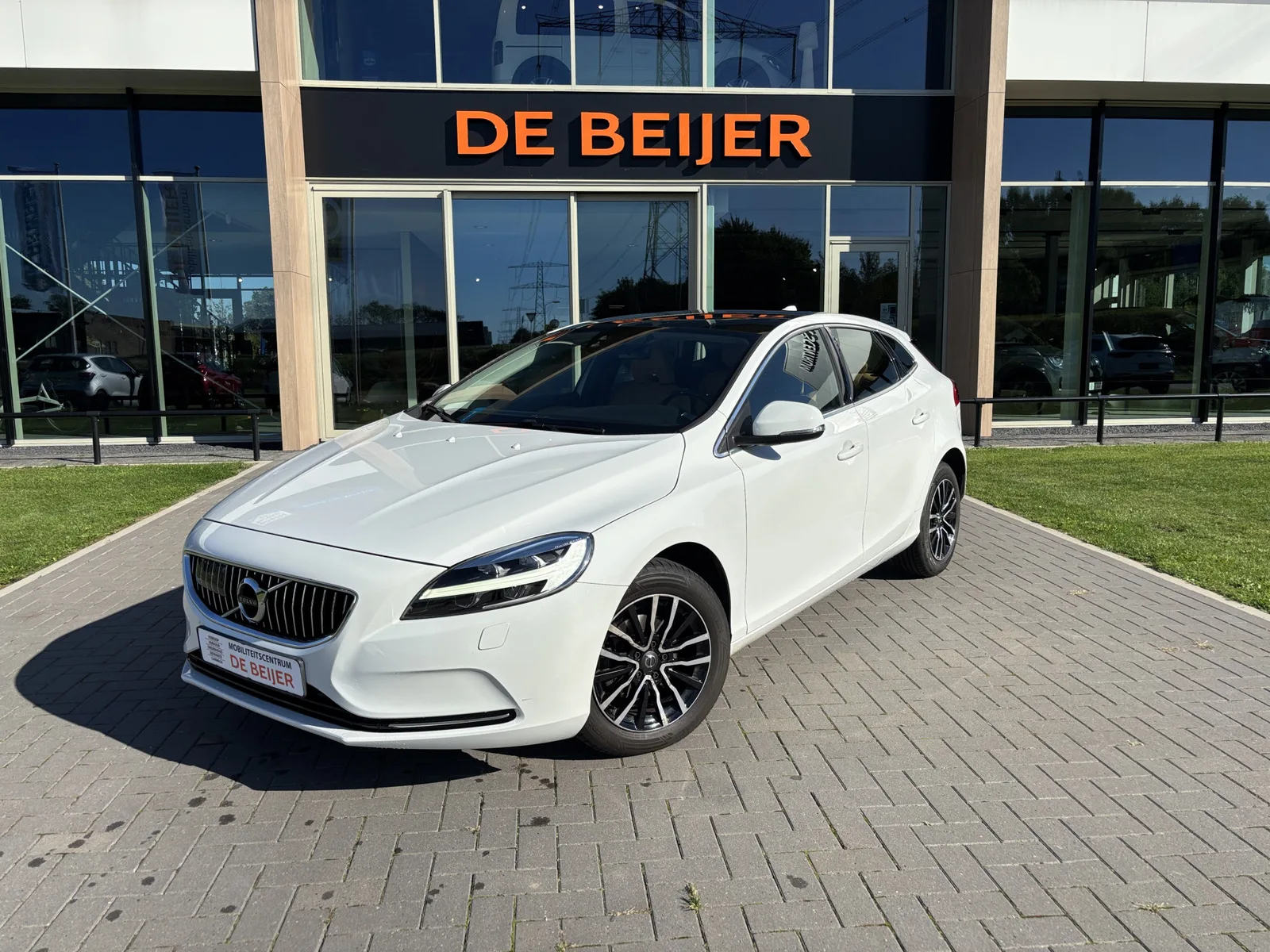 Volvo V40 (2016) — foto 1