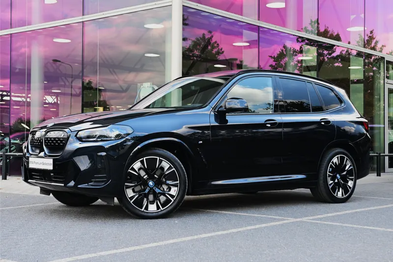 BMW iX3 (2025)