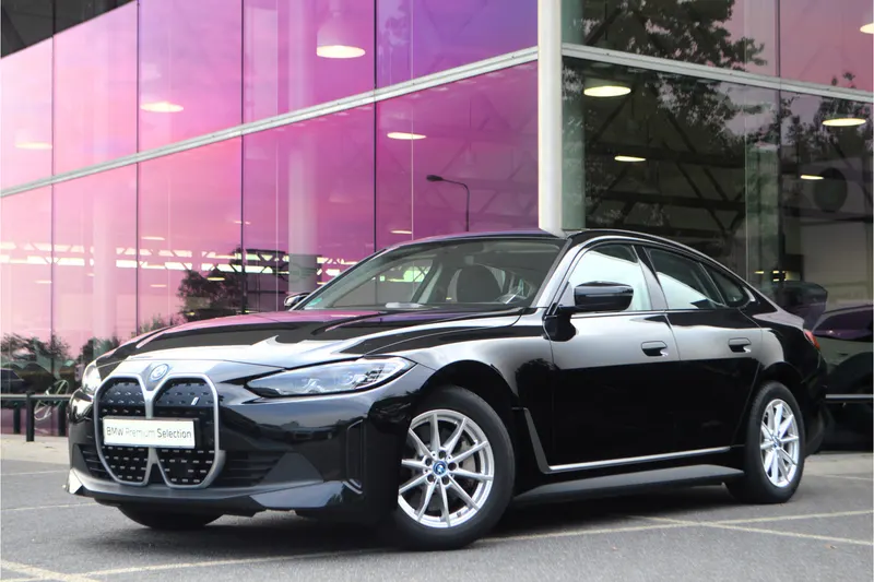 BMW i4 (2023)