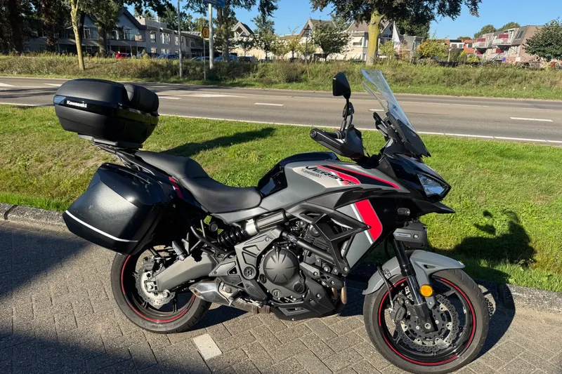 Kawasaki Versys 650 Grand Tourer (2024)