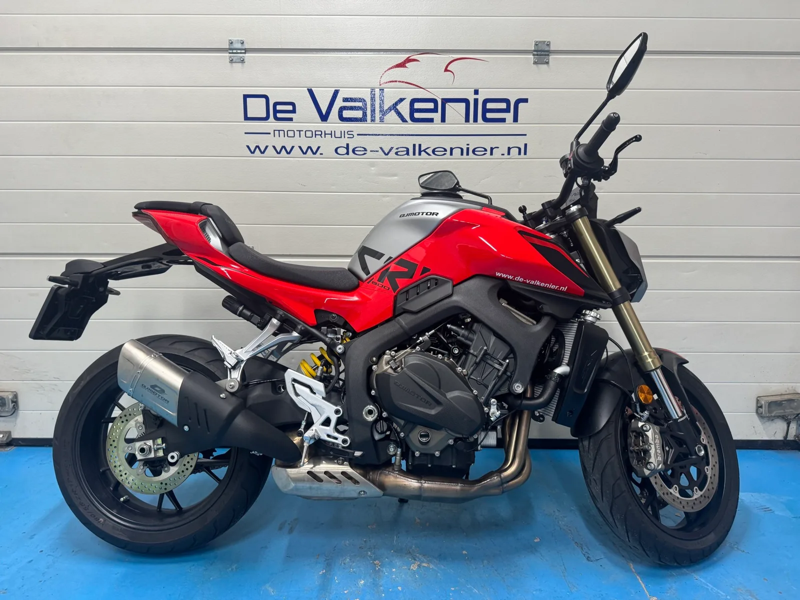QJ MOTOR SRK 800 (2026) — foto 1