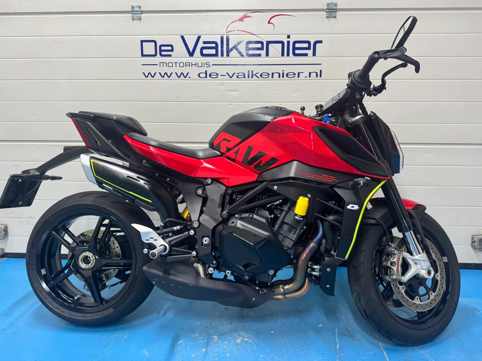 QJ MOTOR SRK 921 (2026) — foto 1