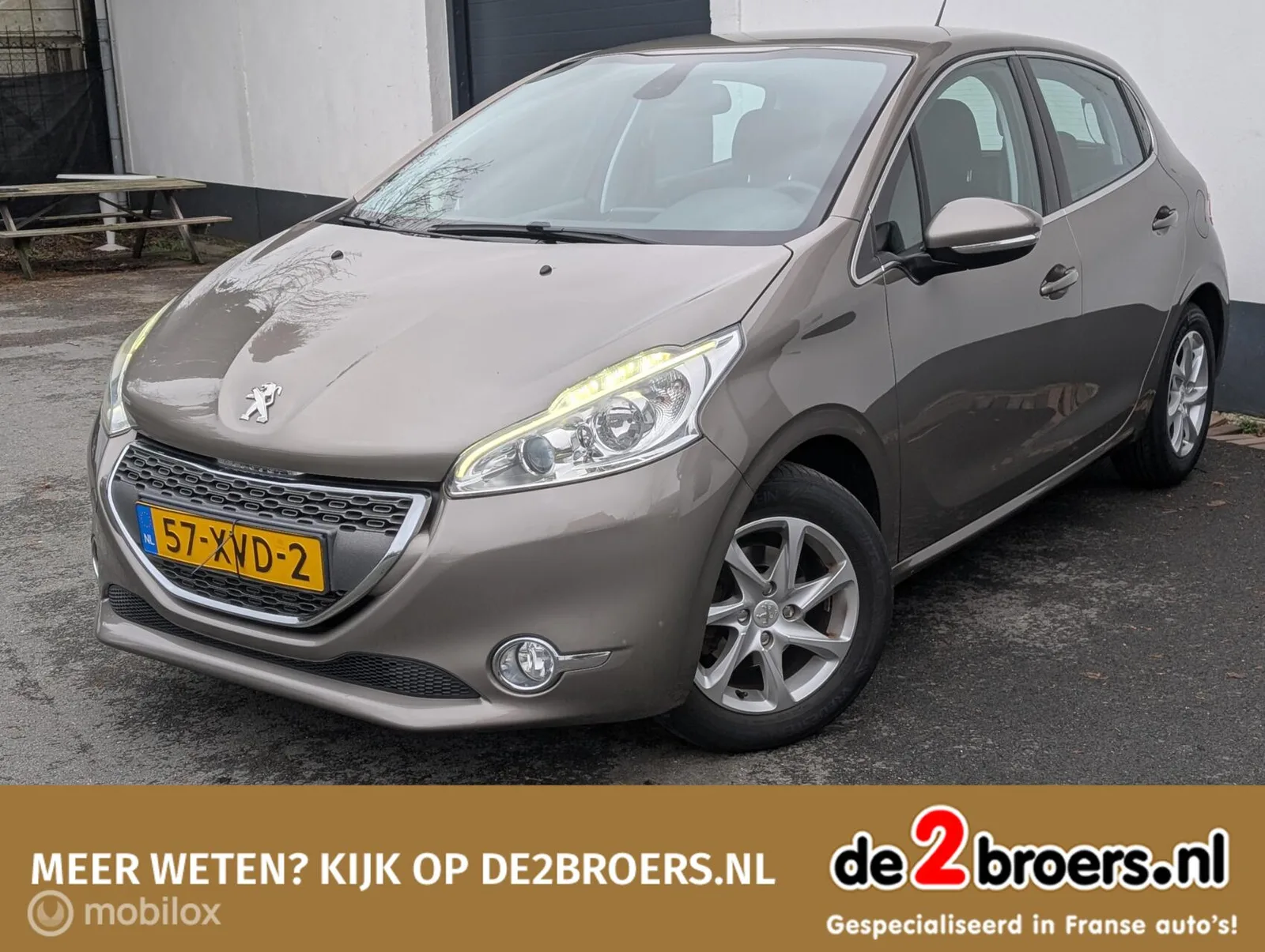 Peugeot 208 (2012) — foto 1