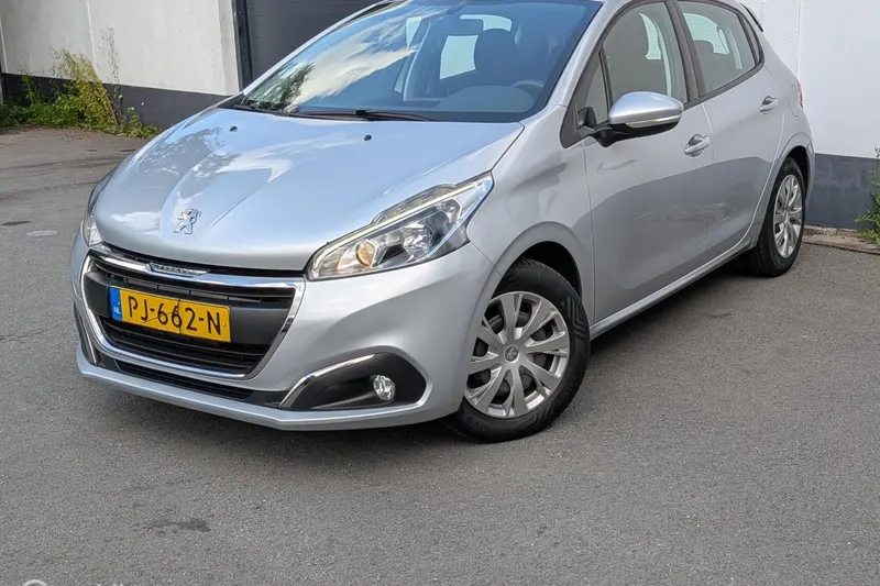 Peugeot 208 (2017)