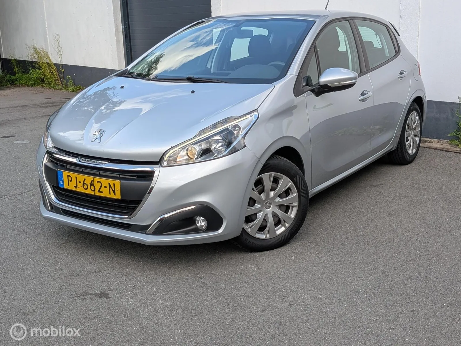 Peugeot 208 (2017) — foto 1
