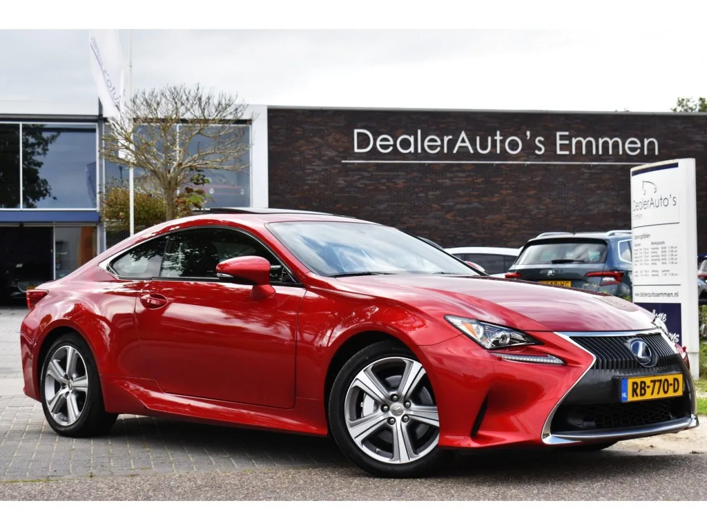 Lexus RC (2017) — foto 1