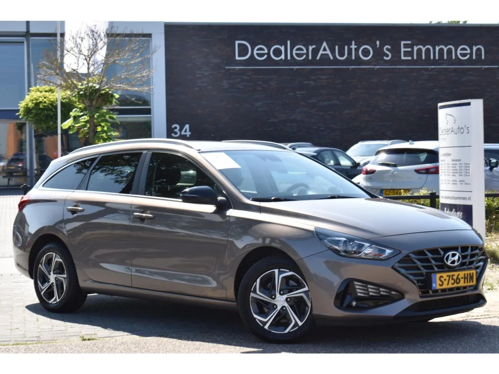 Hyundai i30 (2022) — foto 1