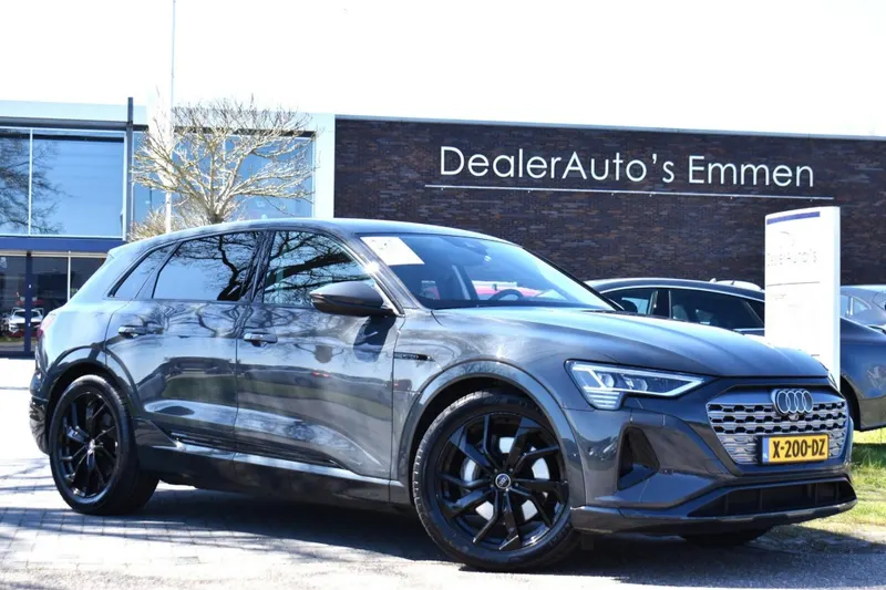 Audi Q8 e-tron (2023)