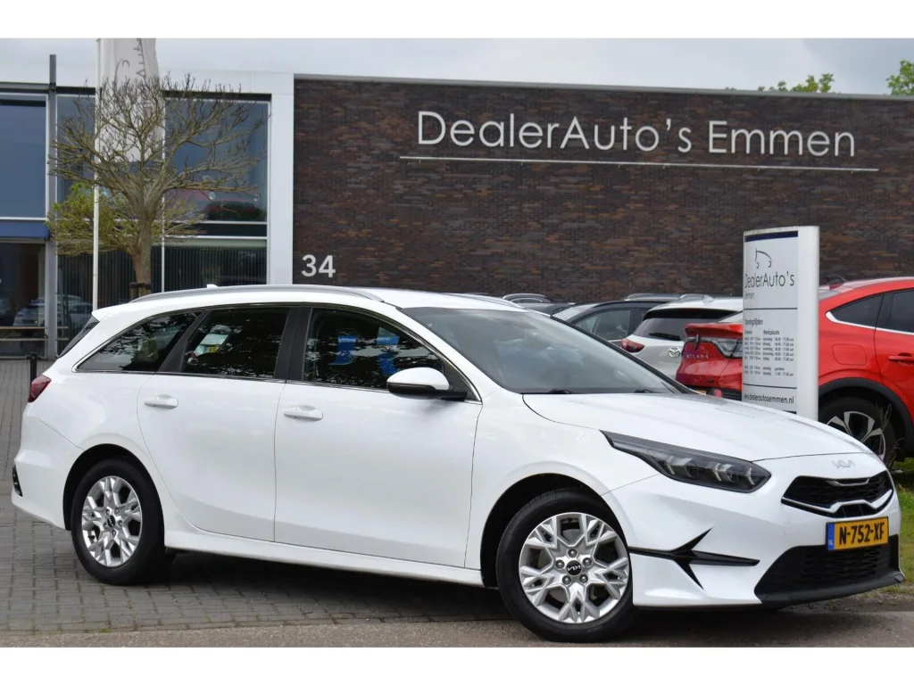 Kia Ceed (2022) — foto 1