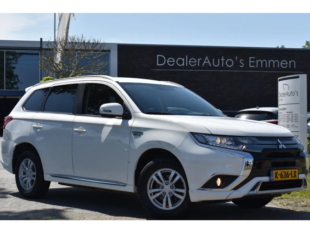 Mitsubishi Outlander (2021) — foto 1