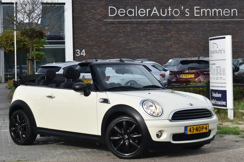 MINI Cabrio (2010)