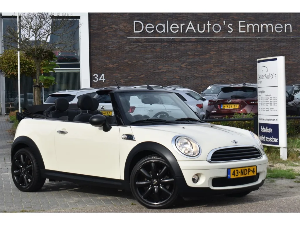MINI Cabrio (2010) — foto 1