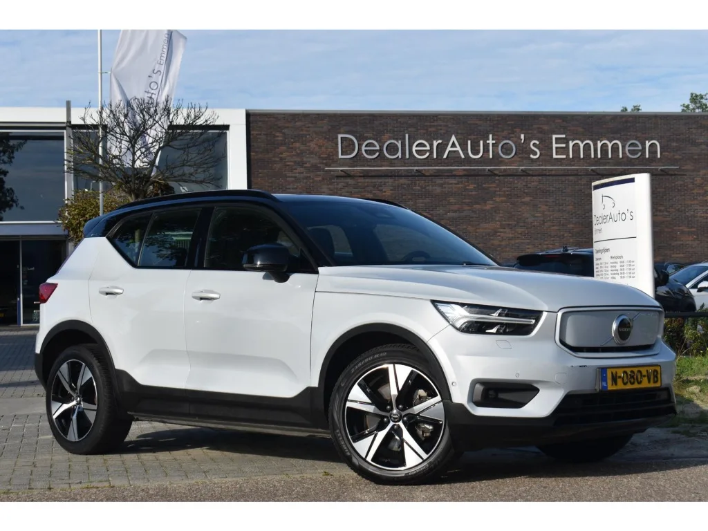 Volvo XC40 (2021) — foto 1